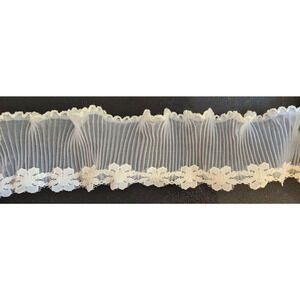 2" Ruffled Gathered - White Daisy Lace Trimming - 24 Yards! (bad Lighting)